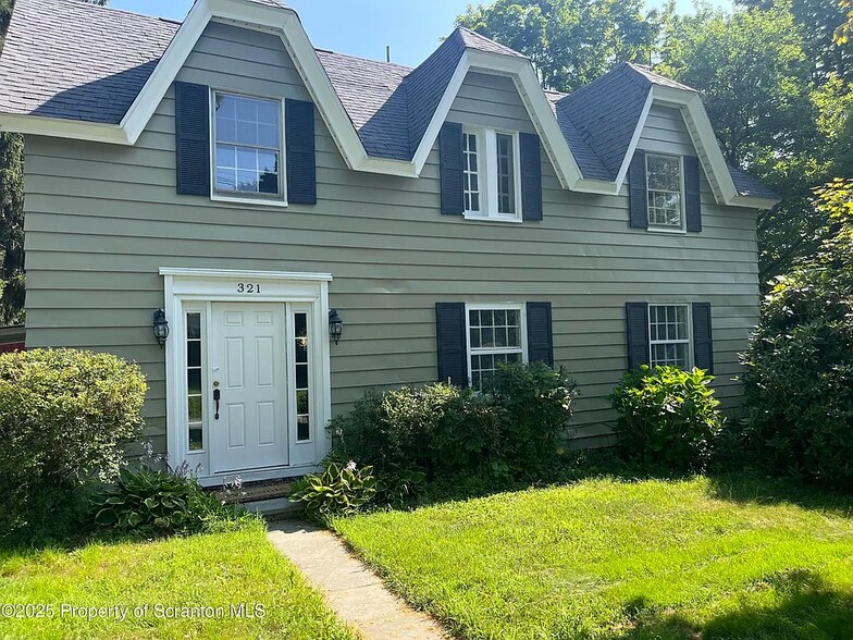 Primary Photo - 321 Maple St