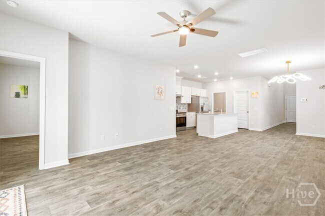 Building Photo - 142 Bottlebrush Dr