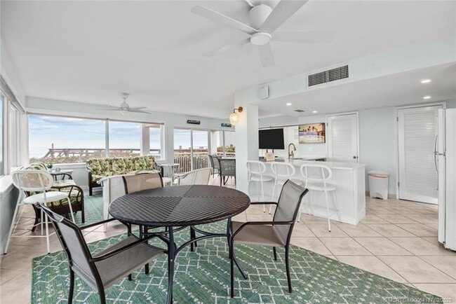 Building Photo - 1550 NE Ocean Blvd