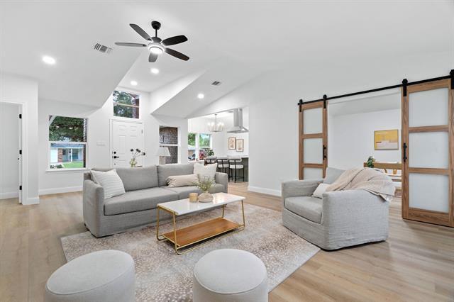 Building Photo - 822 Trevor Way