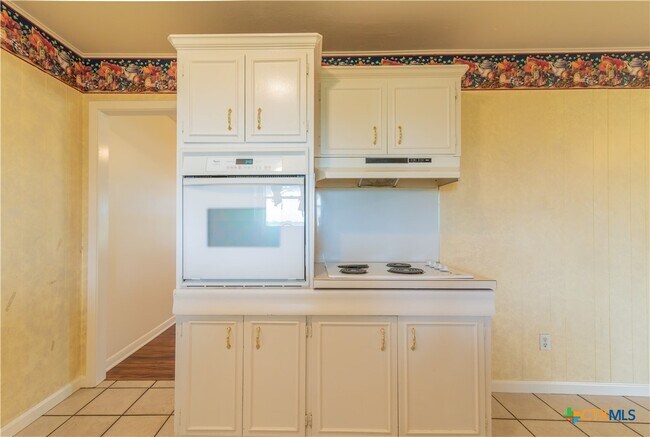 Building Photo - 316 Mulberry Ave S