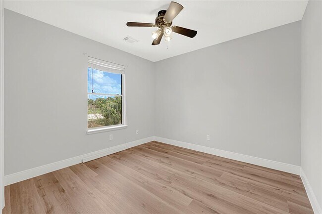 Building Photo - 2935 Sailors Moon Dr
