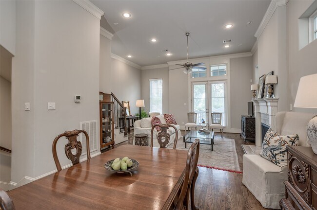 Building Photo - 266 E 28th St