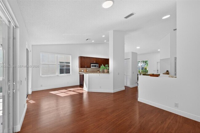 Building Photo - 875 Savannah Falls Dr