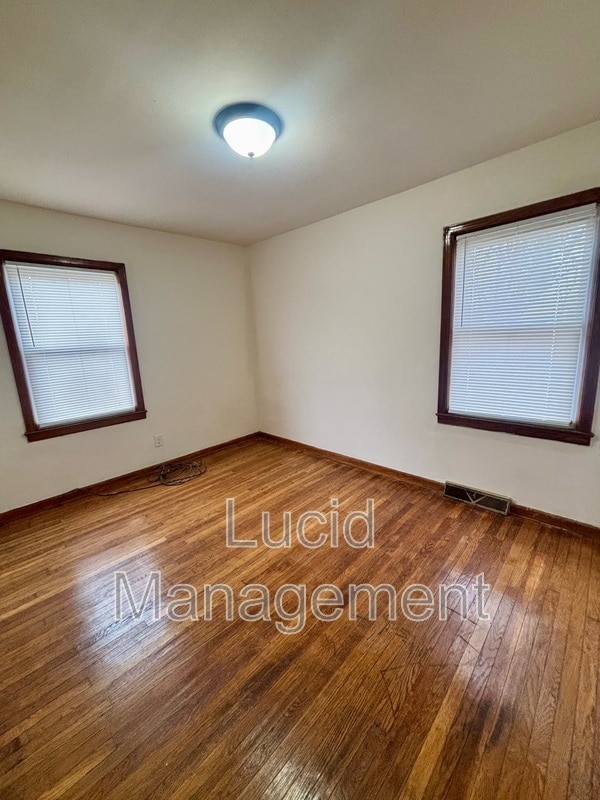 Building Photo - 1700 Sonne Ave