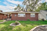 Building Photo - Charming Custom Home in Miller Beach!