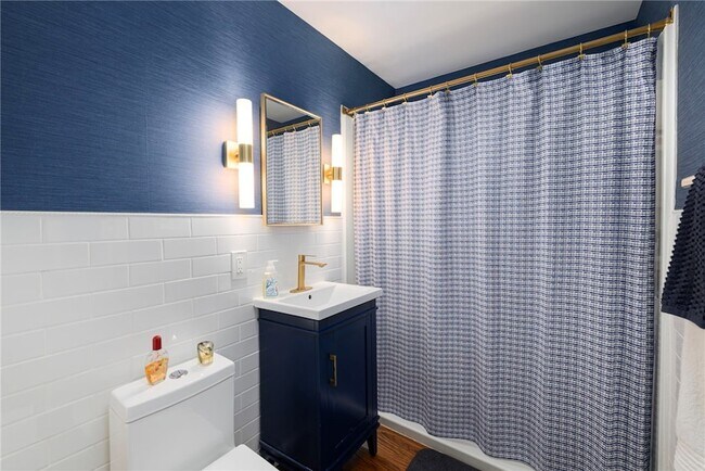 Building Photo - 70 Carroll Ave