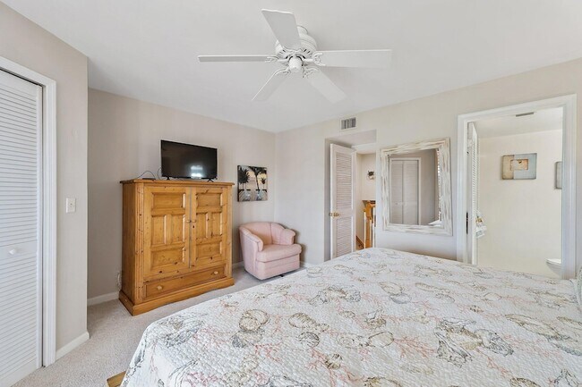 Building Photo - 353 S US Hwy 1