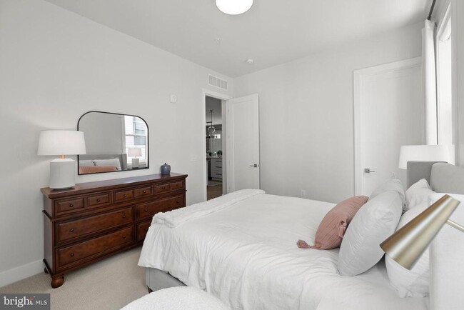 Building Photo - 43442 Croson Ln