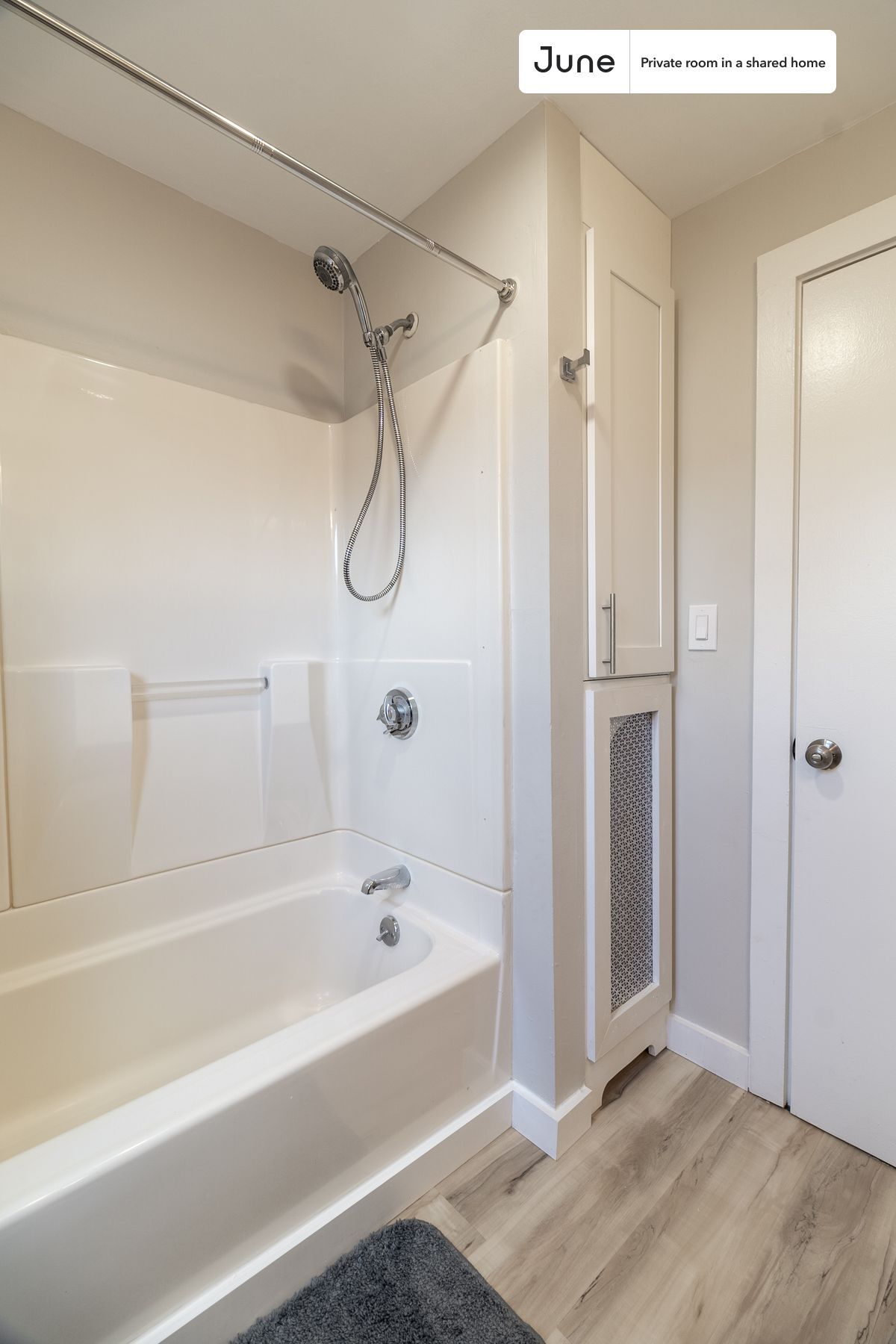 Building Photo - Room in Shared 3 bed/1 bath home