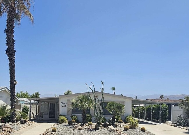 Building Photo - 73185 Palm Greens Pkwy