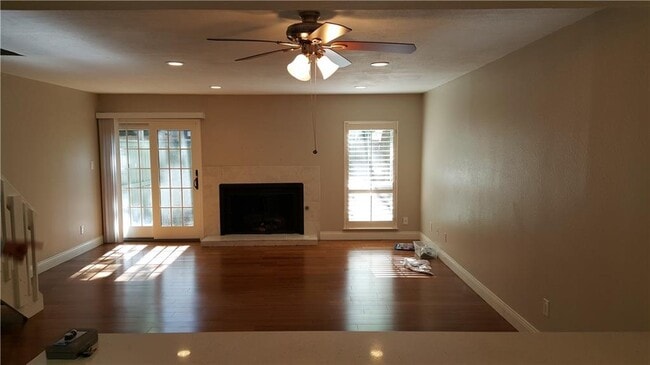 Building Photo - 3523 Greystone Dr