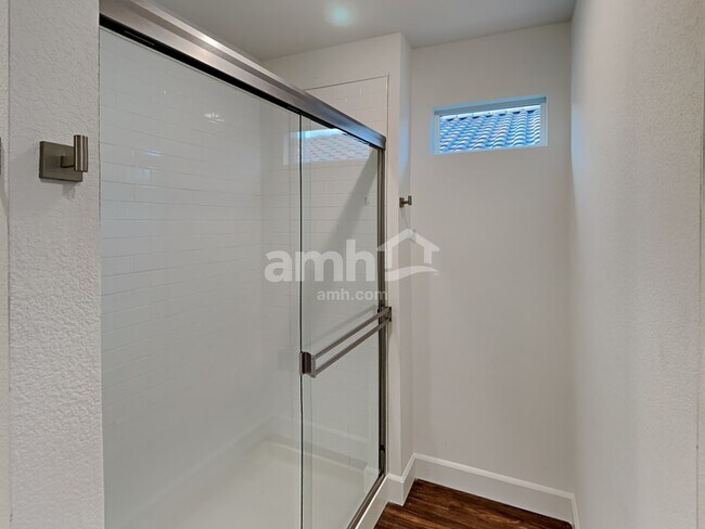 Building Photo - 3357 Blodwen St