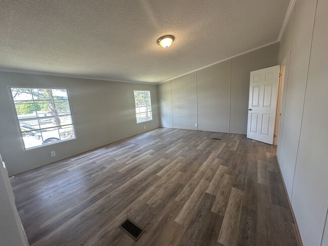 Building Photo - 796 Apple Orchard Rd