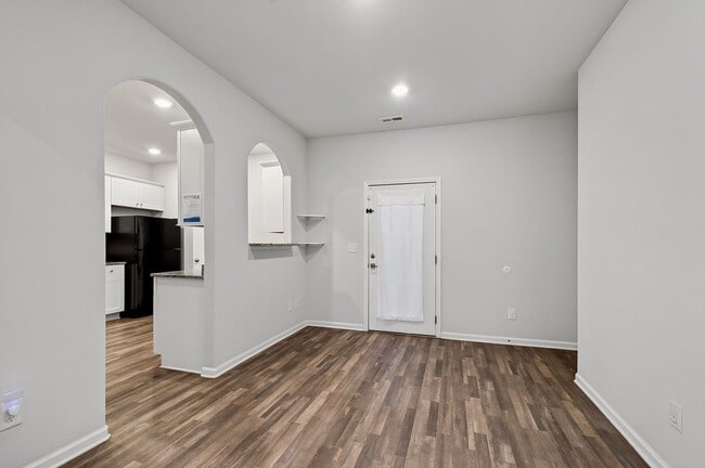Building Photo - 4 Bedroom Ranch in Creedmoor!