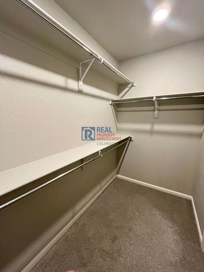 Building Photo - 9254 Henson Pl