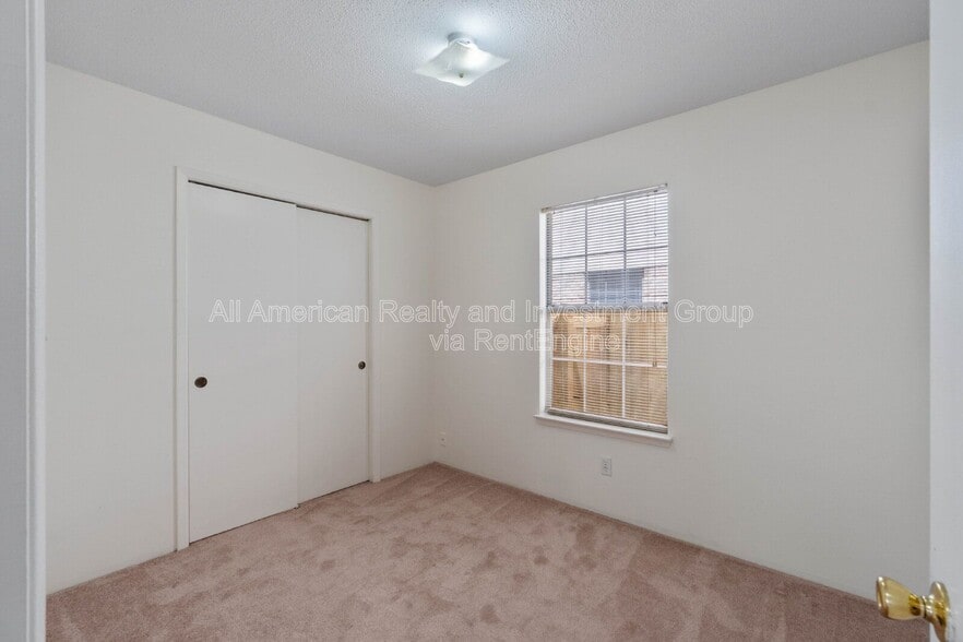 Building Photo - 510 Woodland Park Cir