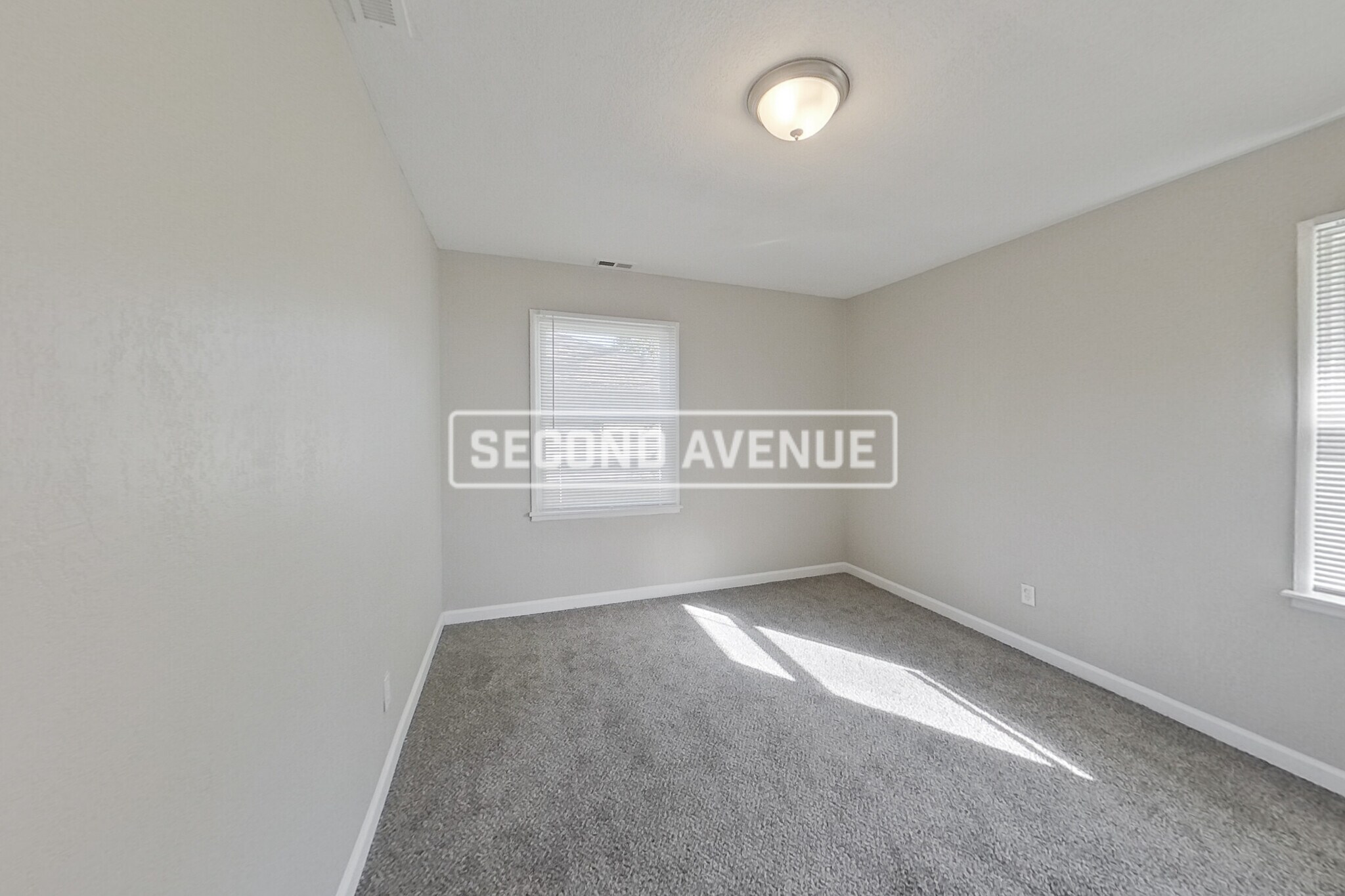 Building Photo - 4815 E 43rd St