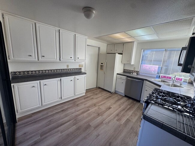 Building Photo - 1201 Greenstone Ln