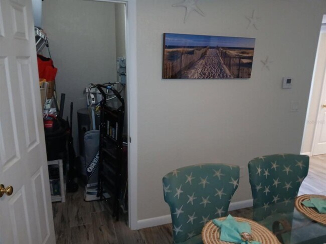 Building Photo - 10350 Imperial Point Dr W