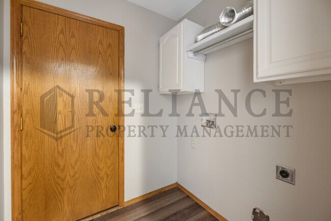 Building Photo - 1349 N Aksarben Ct