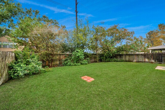 Building Photo - 1502 Brook Grove Dr