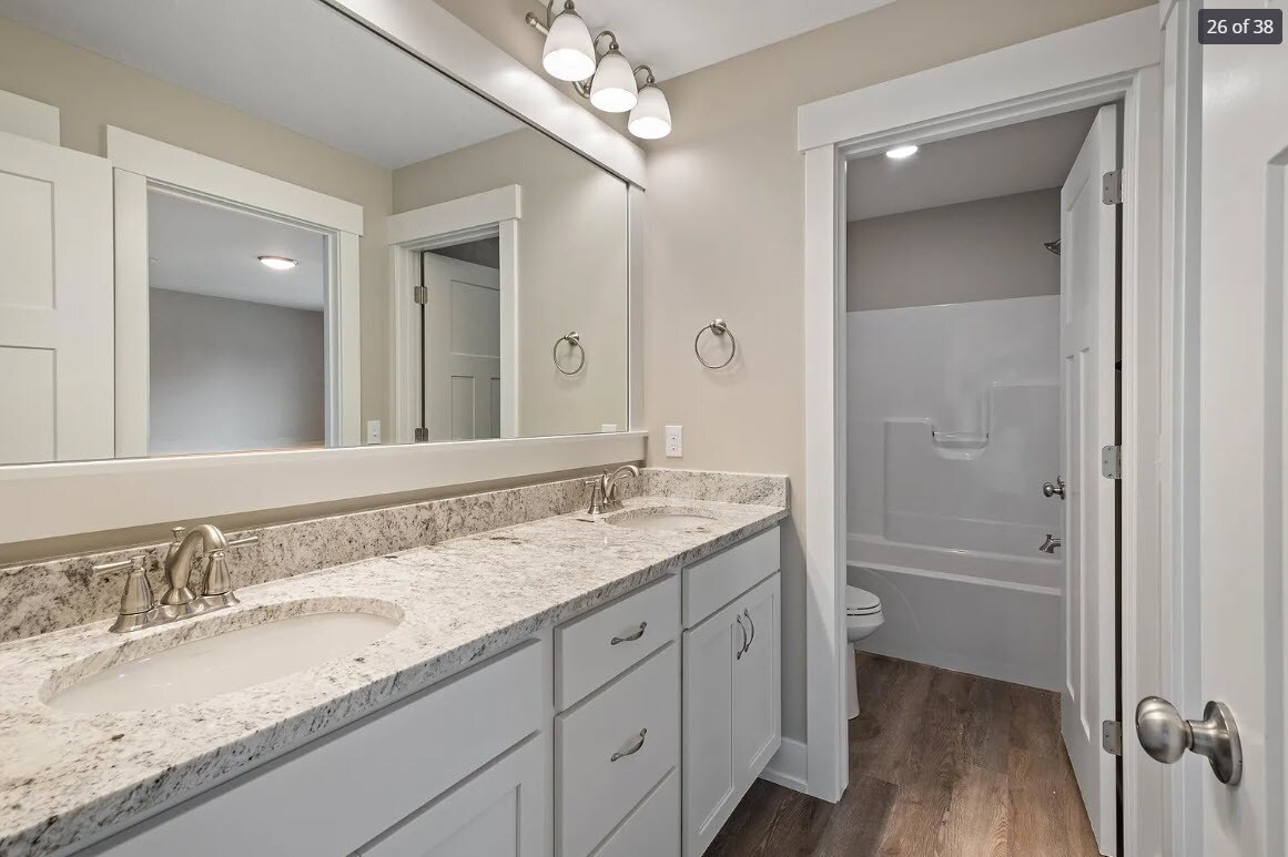 Building Photo - 5453 W Heathwood Dr SE