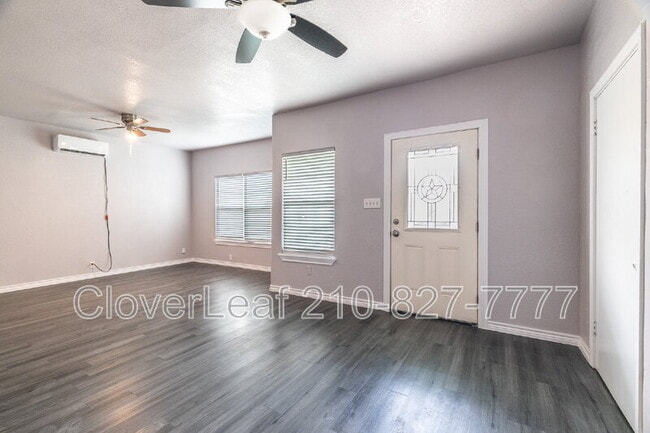 Building Photo - 3402 W Travis St