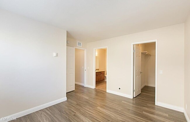 Building Photo - 2 br, 2 bath Condo - 145 West El Norte Par...