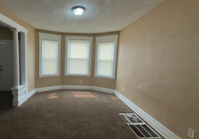 Building Photo - 2152 Fairview St