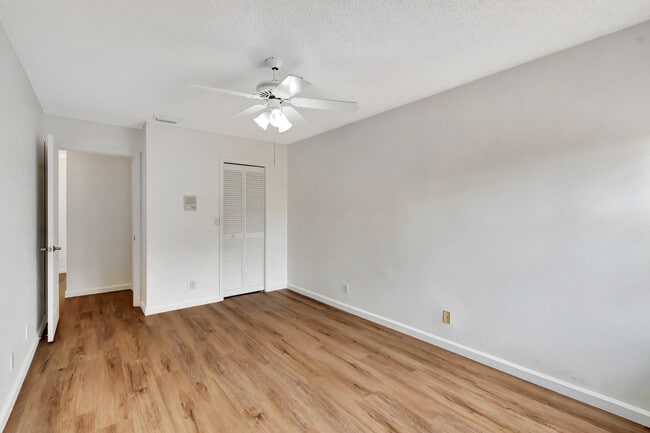 Building Photo - 8895 Sonoma Lake Blvd