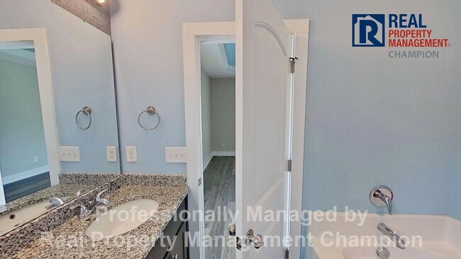 Building Photo - Charming 3 BD/2 BA with Open Floorplan and Attached Garage