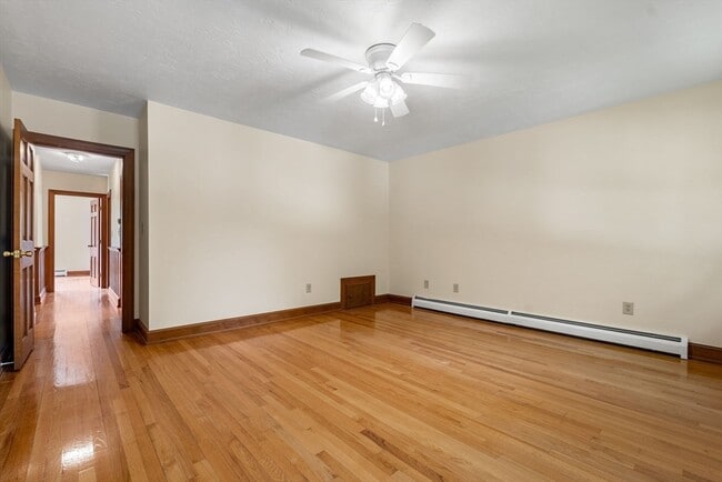 Building Photo - 10 Sumac Cir