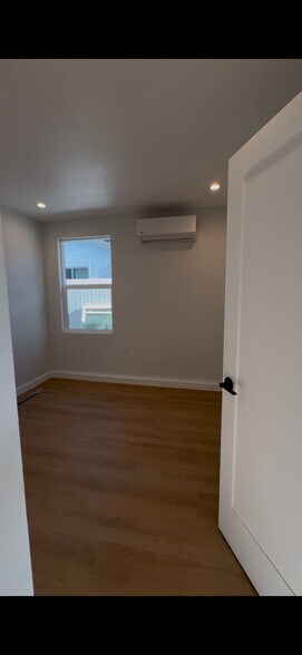 Building Photo - 10293 Drumcliff Ave