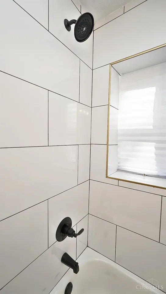 Building Photo - 2992 W McMicken Ave