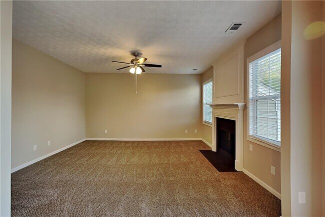 Building Photo - 238 Diamond Valley Pass