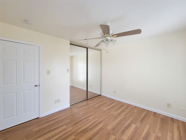 Building Photo - 6401 Deihl Rd
