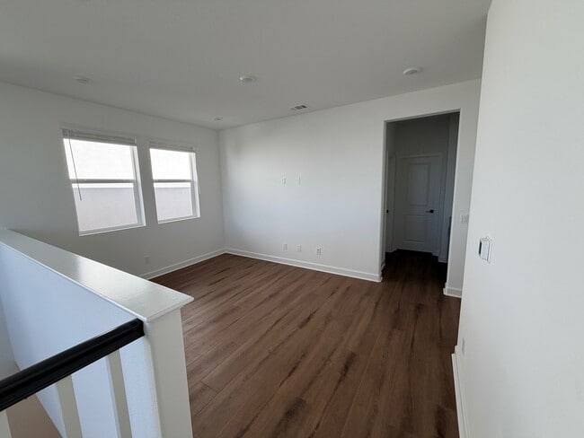 Building Photo - 513 Proton Pl