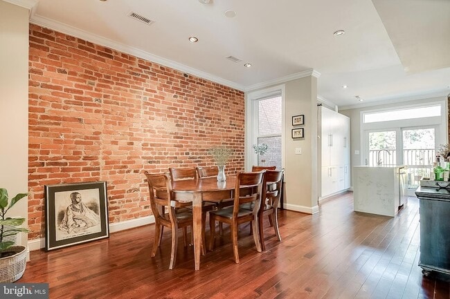 Building Photo - 2030 Flagler Pl NW