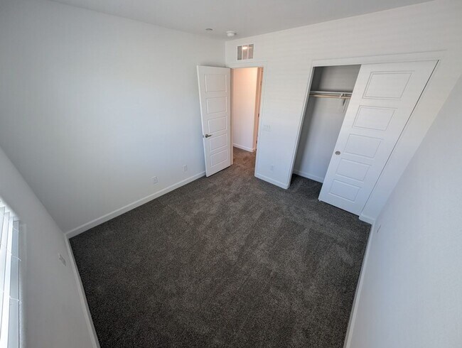 Building Photo - 3509 Golden Chariot Ave