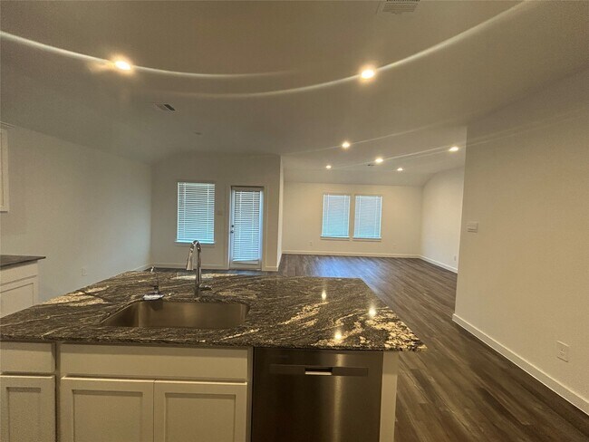 Building Photo - 1123 Sommerville Dr