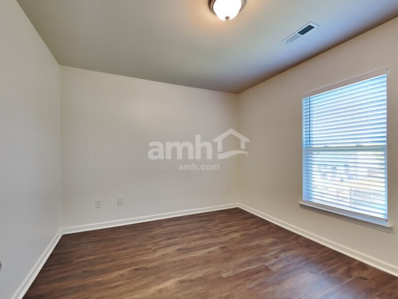 Building Photo - 1806 Hockley Blvd