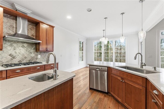 Building Photo - 125 River N Cir