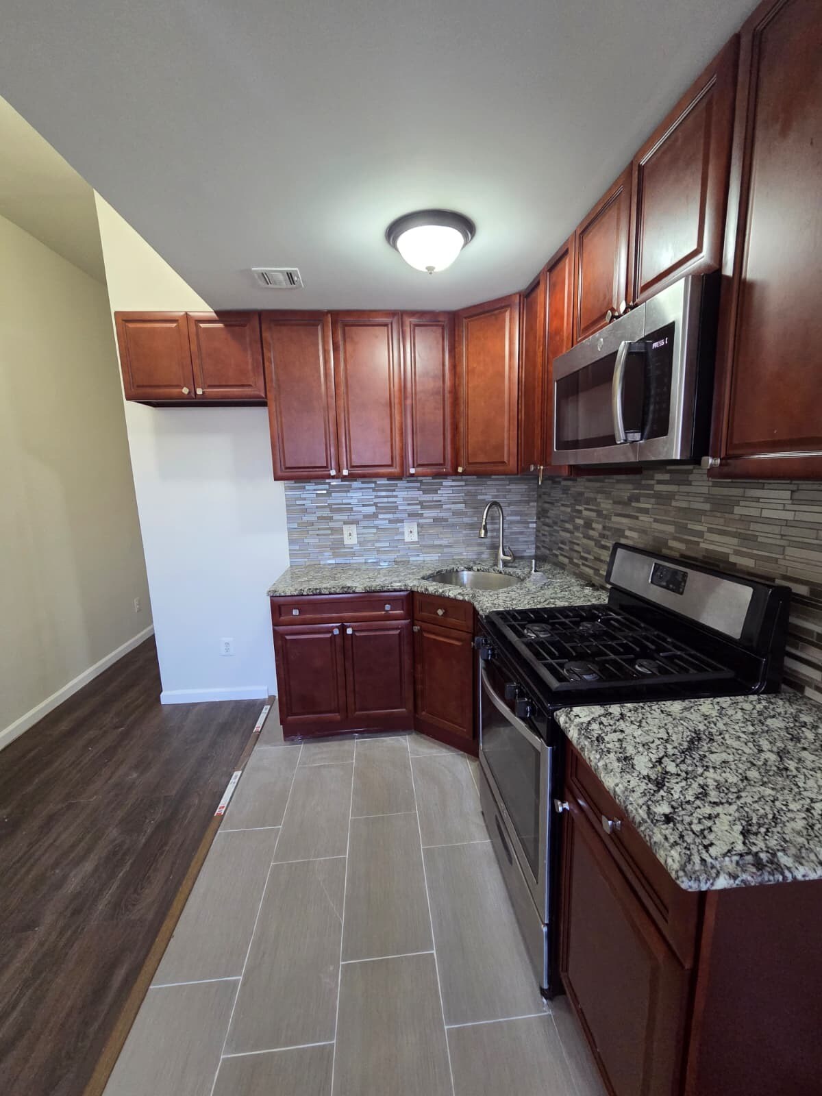 Kitchen - 167 Danforth Ave