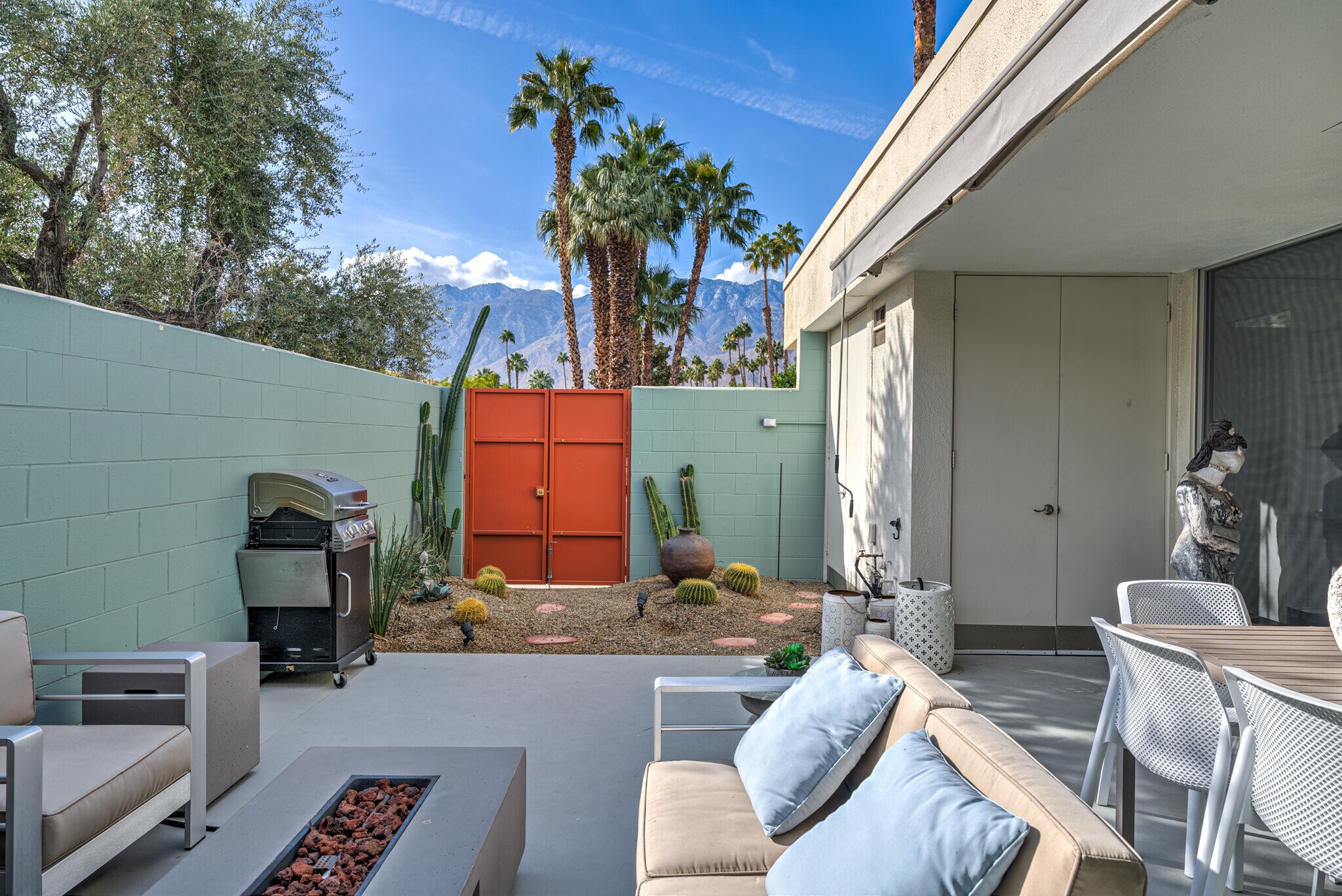 Building Photo - 17 Desert Lakes Dr