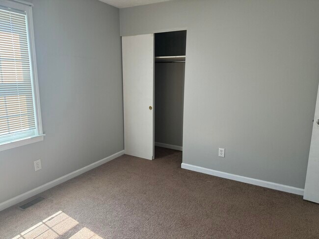 Building Photo - 246 Osage Ct