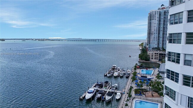 Primary Photo - 801 Brickell Bay Dr