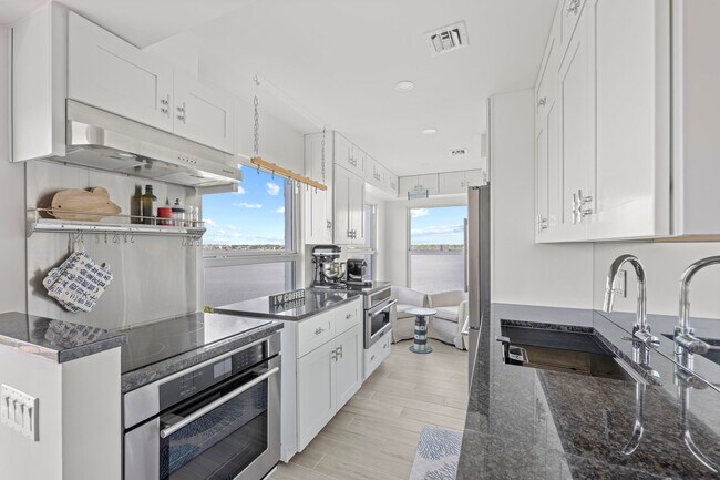 Building Photo - 3230 S Ocean Blvd
