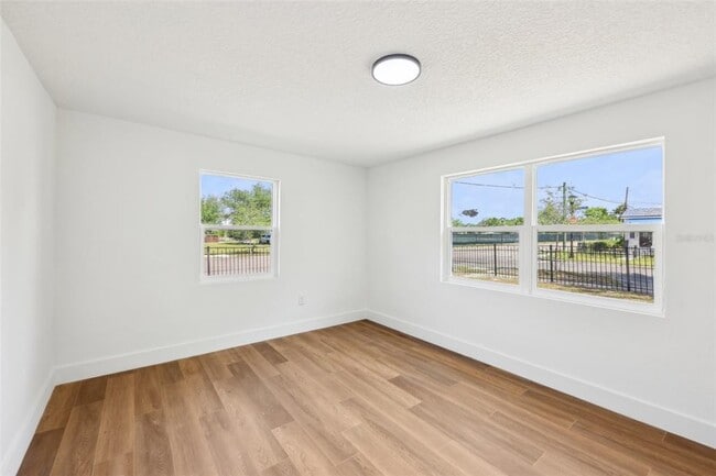 Building Photo - 730 W Swoope Ave