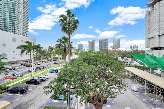 Building Photo - 3301 NE 5th Ave